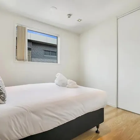 Central Two-Bedroom Apartment Close To Spark Arena